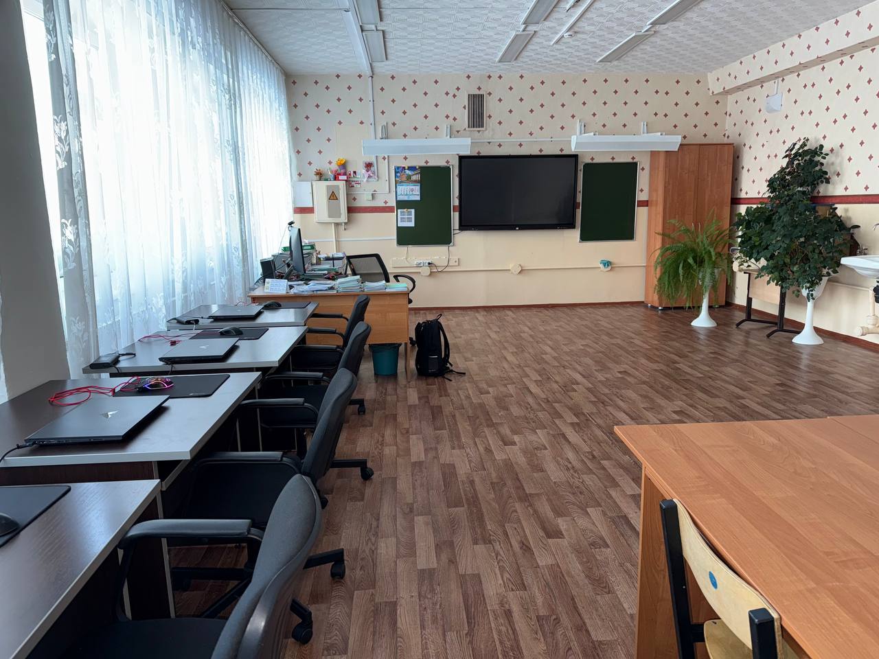 кабинет № 27.